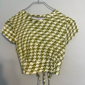 Urban Outfitters Cropped Backless Houndstooth Silky Shirt Small‎
